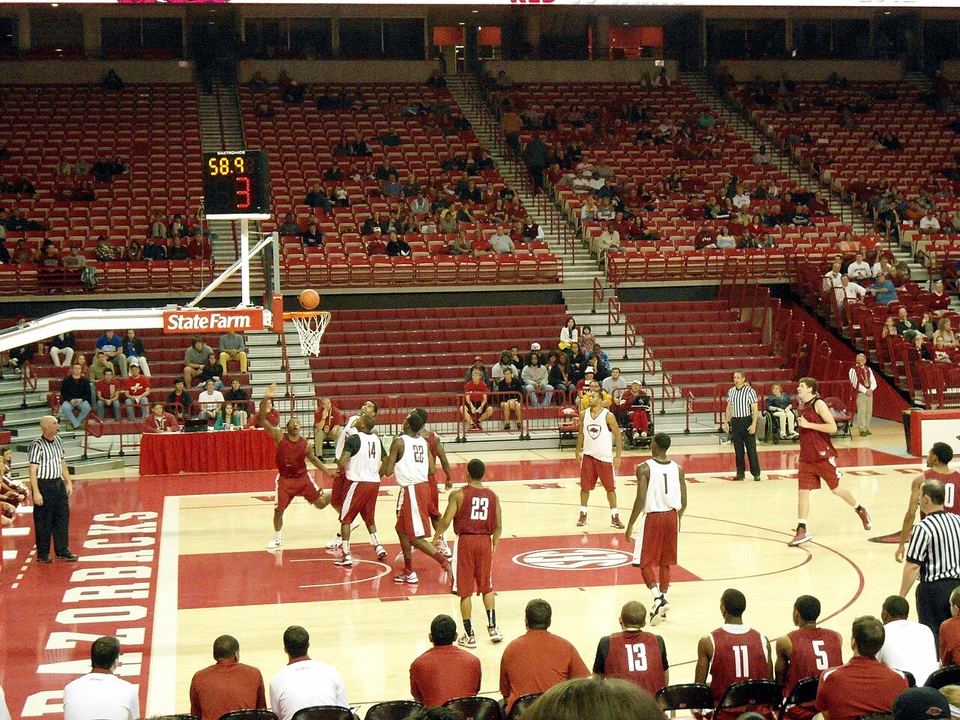 欧云娱乐 · 夜赛现场